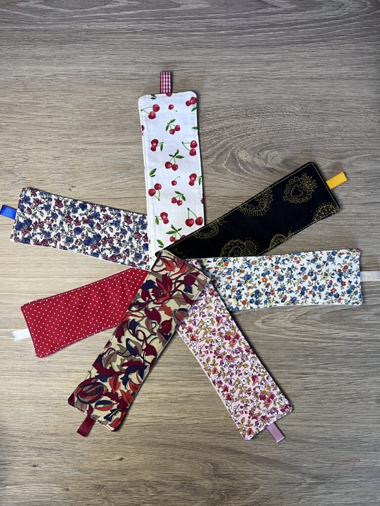 Marque-pages assortis aux pochettes roman,, fait-main à Carmaux